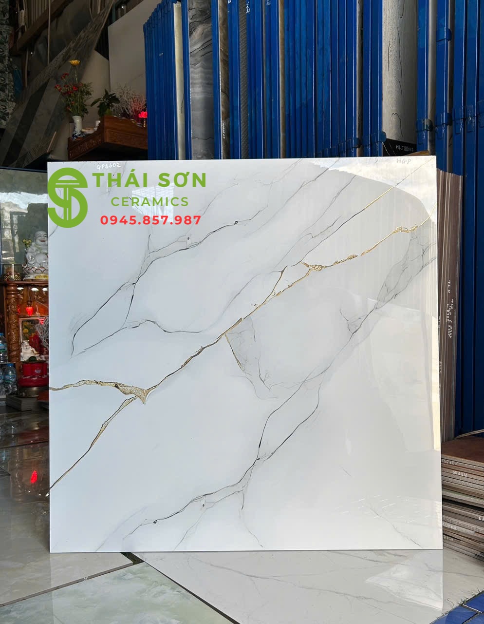 Gạch trung quốc 80x80 lát nền khắc kim nền trắng khói nhẹ