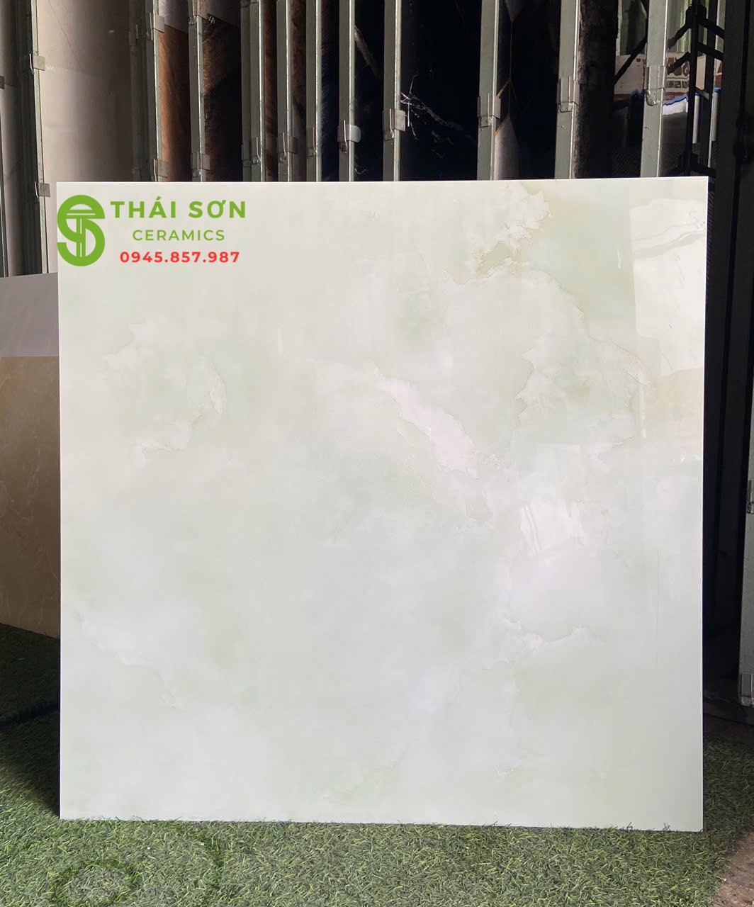 Gạch lát nền màu xanh nhạt 80x80 bóng kiếng giá rẻ