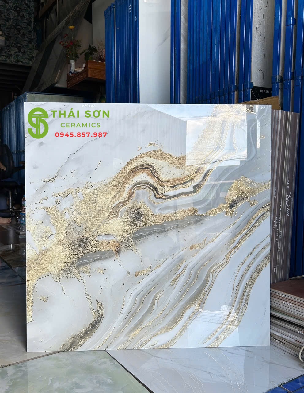 Gạch trung quốc 80x80 nhũ vàng giả đá onyx marble