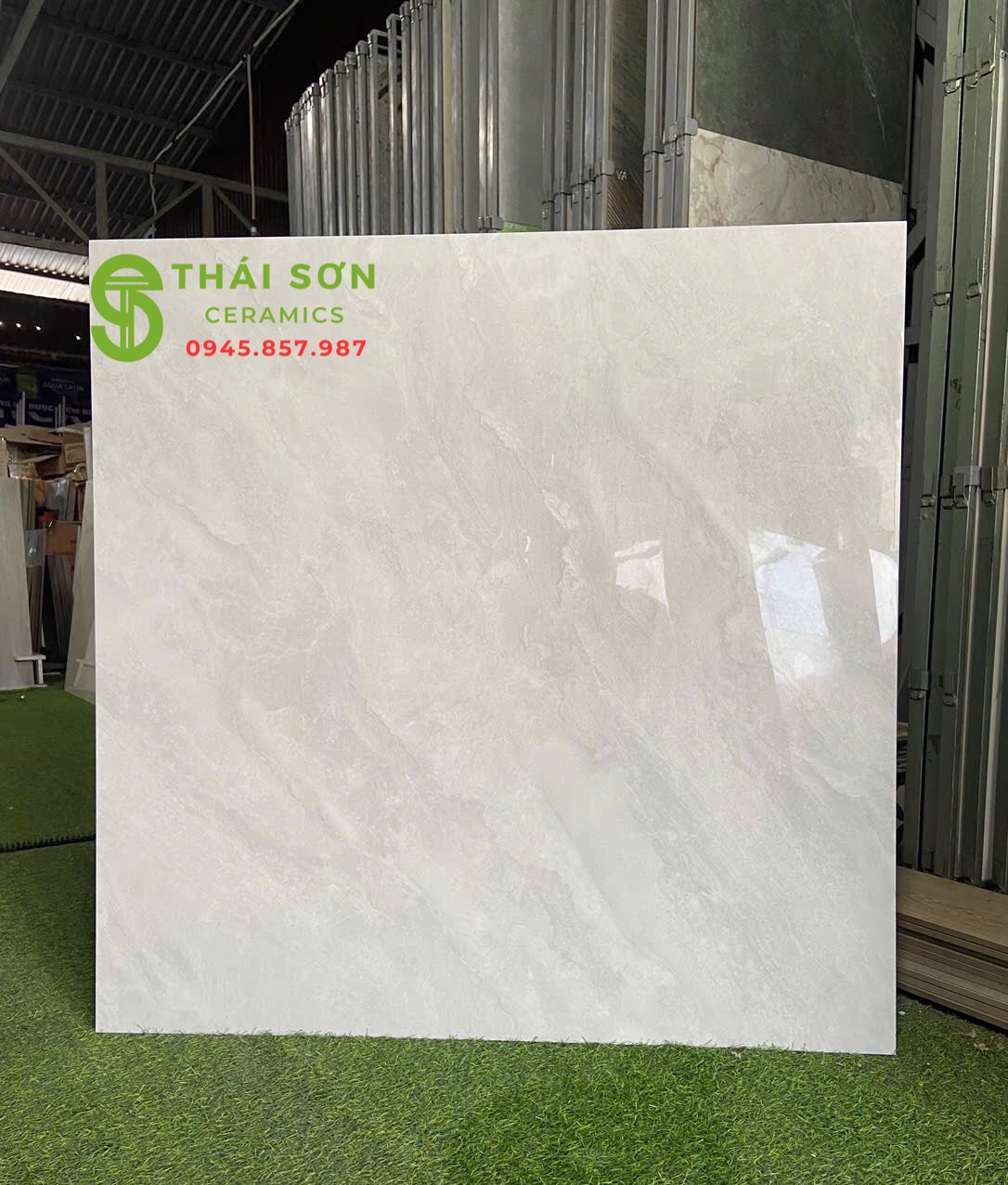 Gạch cmc 100x100 bóng kiếng lát nền nhà phố 