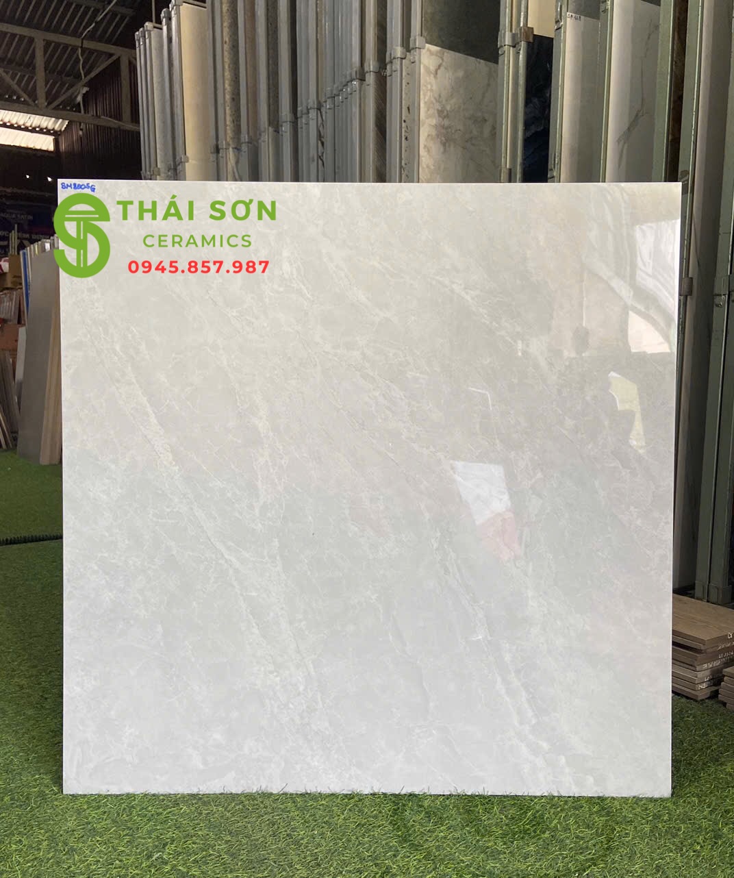 Gạch phương nam 80x80 màu trắng xám lát nền bóng kiếng