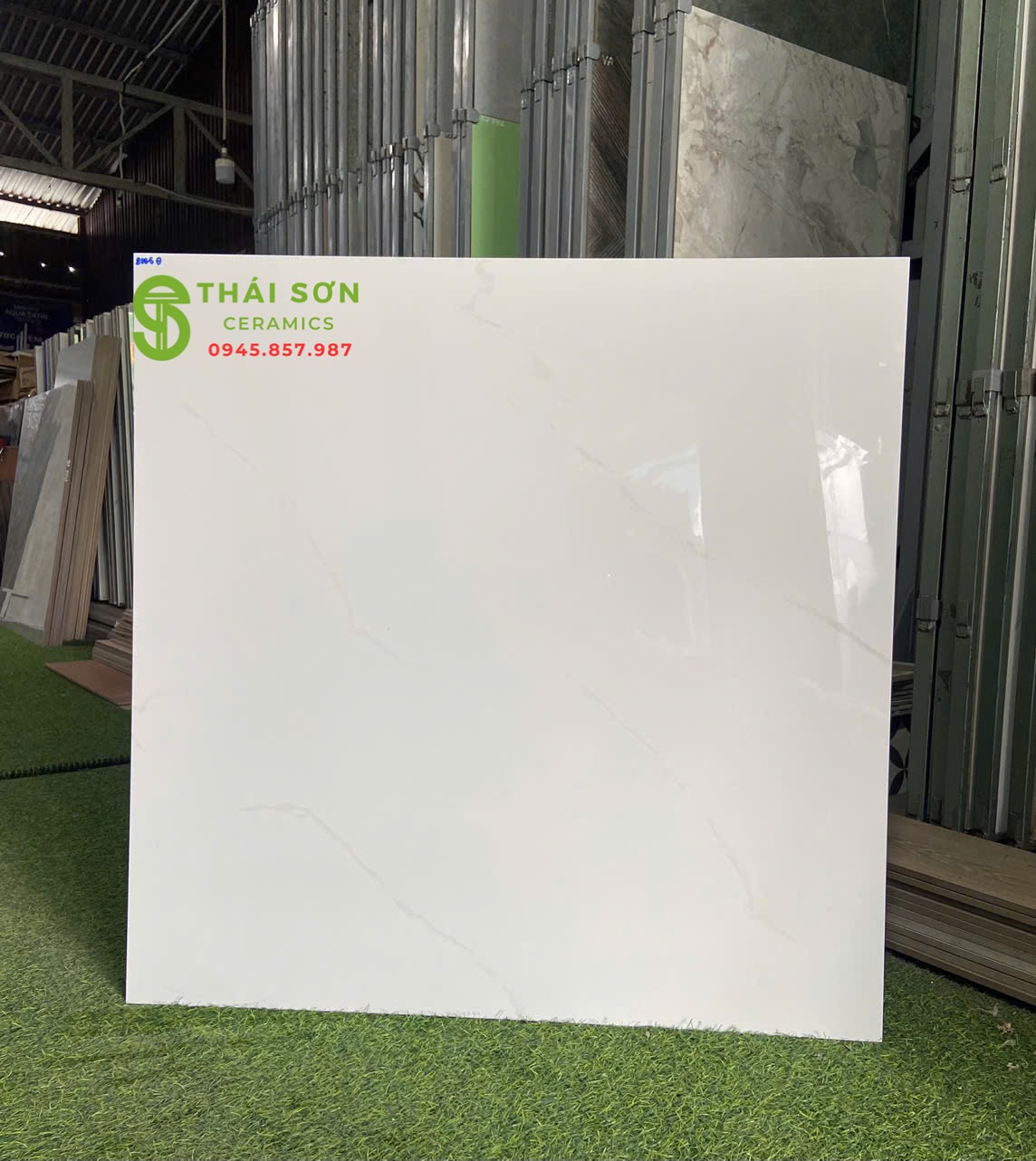 Gạch toko bóng kính 80x80 màu trắng vân mây