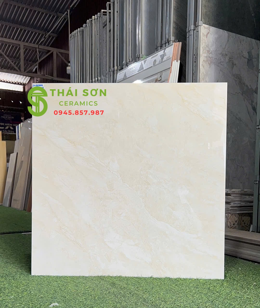 Gạch kem vàng 80x80 takao bóng kính lát nền