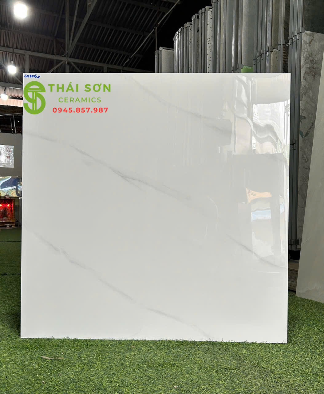 Gạch takao 80x80 bóng kiếng lát nền trắng vân đá