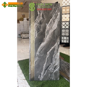 Gạch cầu thang 47x120 khắc kim tông xám chạy chỉ vàng